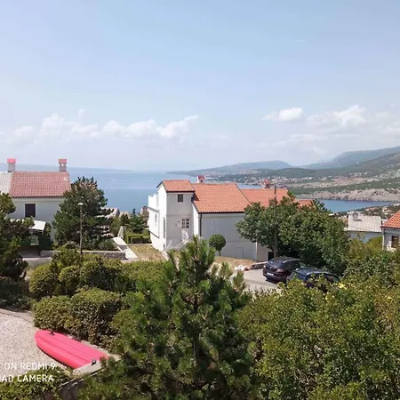 Emilija Kl With Balcony * 克罗诺维察